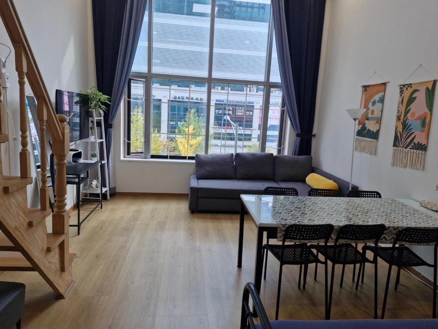 Hongdae Residence - 1Min From Hongik Uni Station Exit #1 Seoul Exterior photo