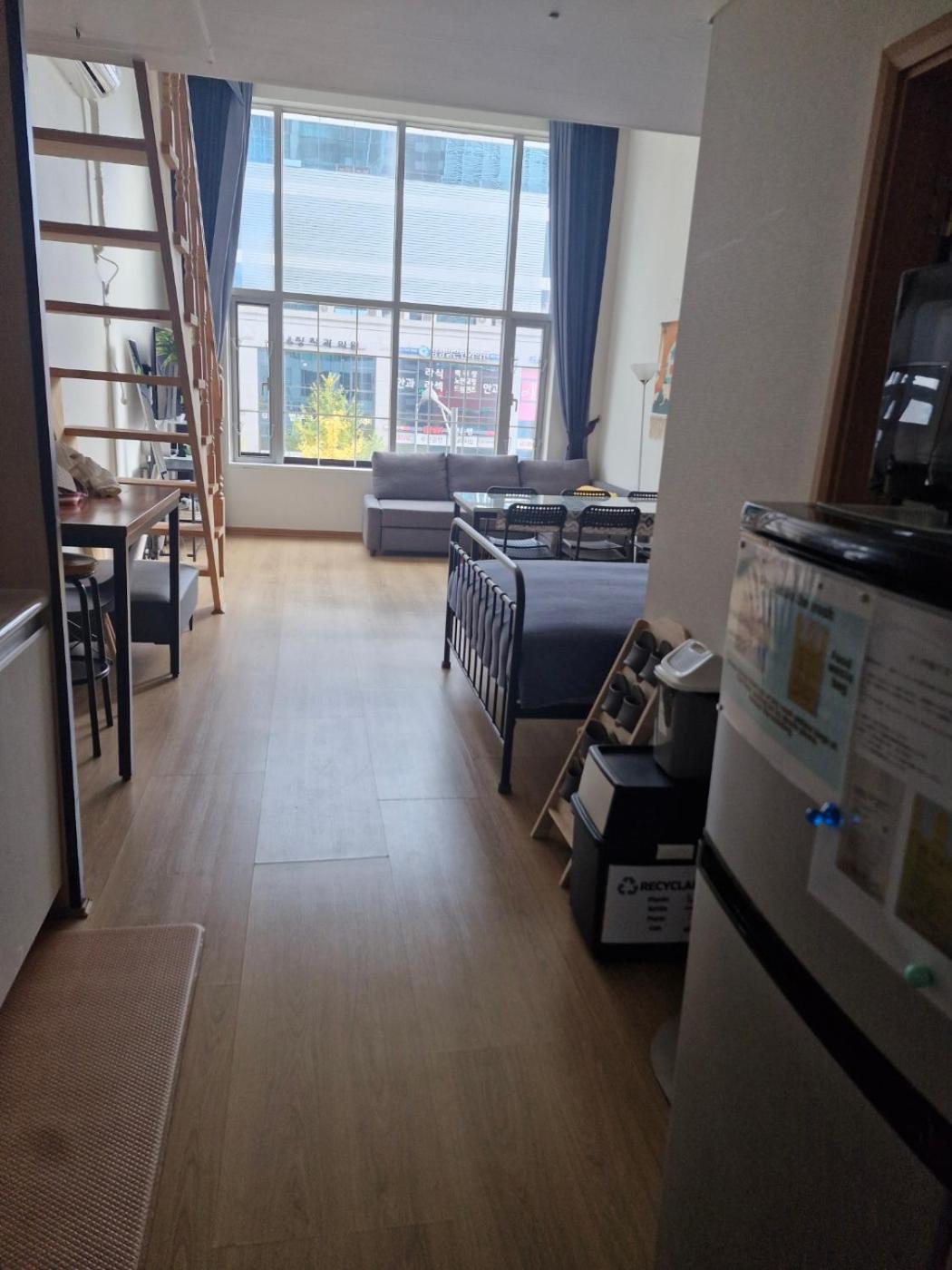 Hongdae Residence - 1Min From Hongik Uni Station Exit #1 Seoul Exterior photo